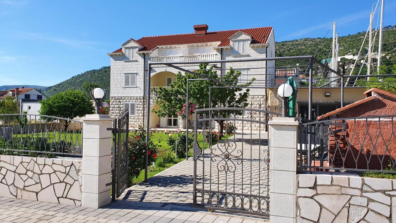 Apartments Lorena Mokošica Esterno foto